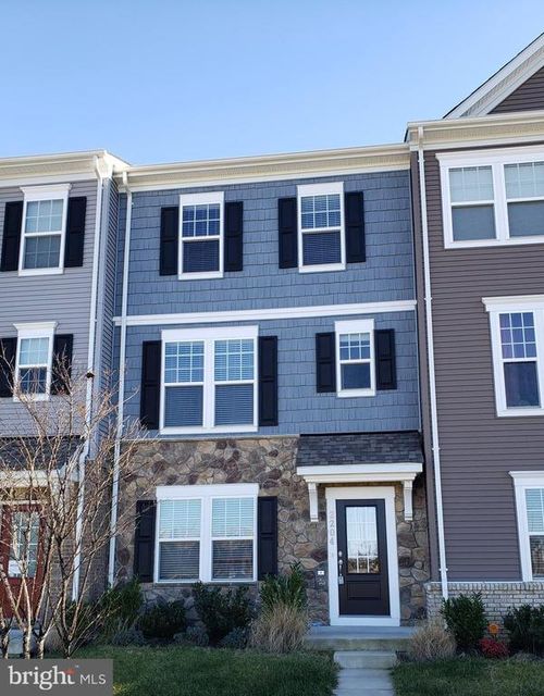 2204 Shadmoor Dr, FREDERICKSBURG, VA, 22401-5084 | Card Image