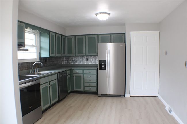 626 Ekastown Rd, House other with 3 bedrooms, 2 bathrooms and 4 parking in Sarver PA | Image 5