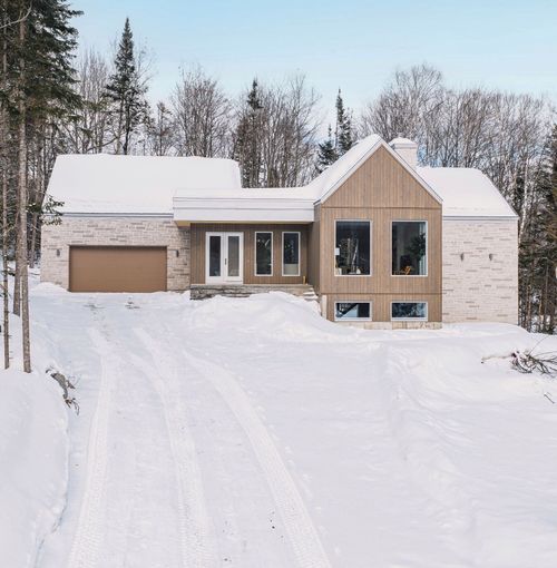 2915 Rue De La Colonie, Sainte Adèle, QC, J8B3G3 | Card Image