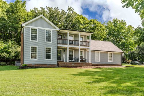 101 Meadow Ct, Hendersonville, TN, 37075-5240 | Card Image