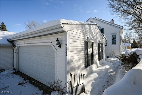 7121 W Cross Creek Trail, Brecksville, OH, 44141 | Card Image