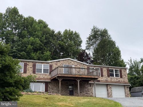 4888 Vera Cruz Rd, EMMAUS, PA, 18049-9505 | Card Image