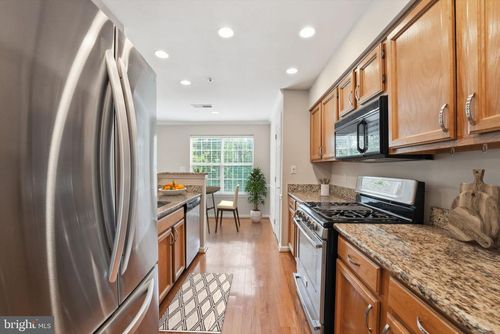203-11014 Koman Cir, MANASSAS, VA, 20109-7716 | Card Image