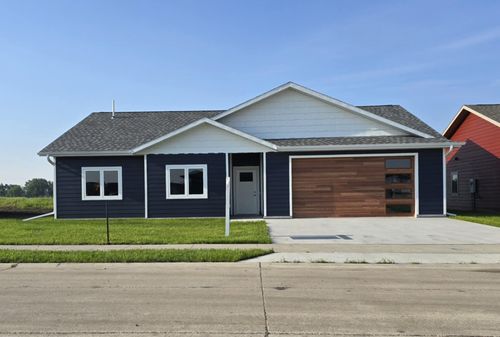 197-1401 38th St, Spirit Lake, IA, 51360-2059 | Card Image