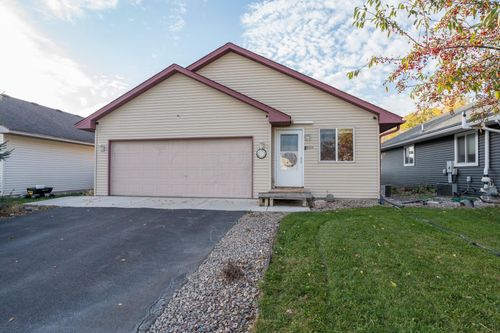 804 Juniper Ln Nw, Montgomery, MN, 56069-4441 | Card Image