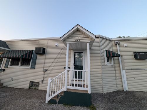 3688 W Lake Rd, Erie, PA, 16505-3454 | Card Image