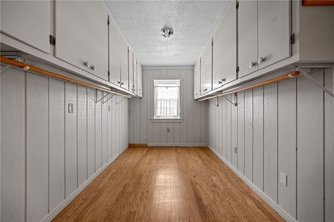 Primary Closet | Image 24