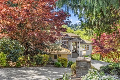 13032 204th Pl Se, Issaquah, WA, 98027-8572 | Card Image