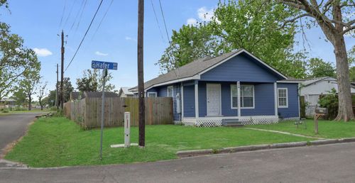 218 Hafer St, Baytown, TX, 77520-3027 | Card Image