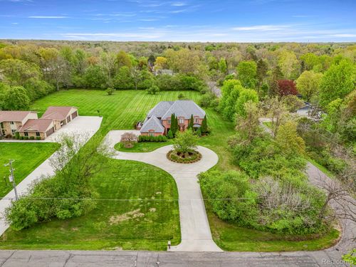 30060 Bristol Ln, Bingham Farms, MI, 48025-4601 | Card Image
