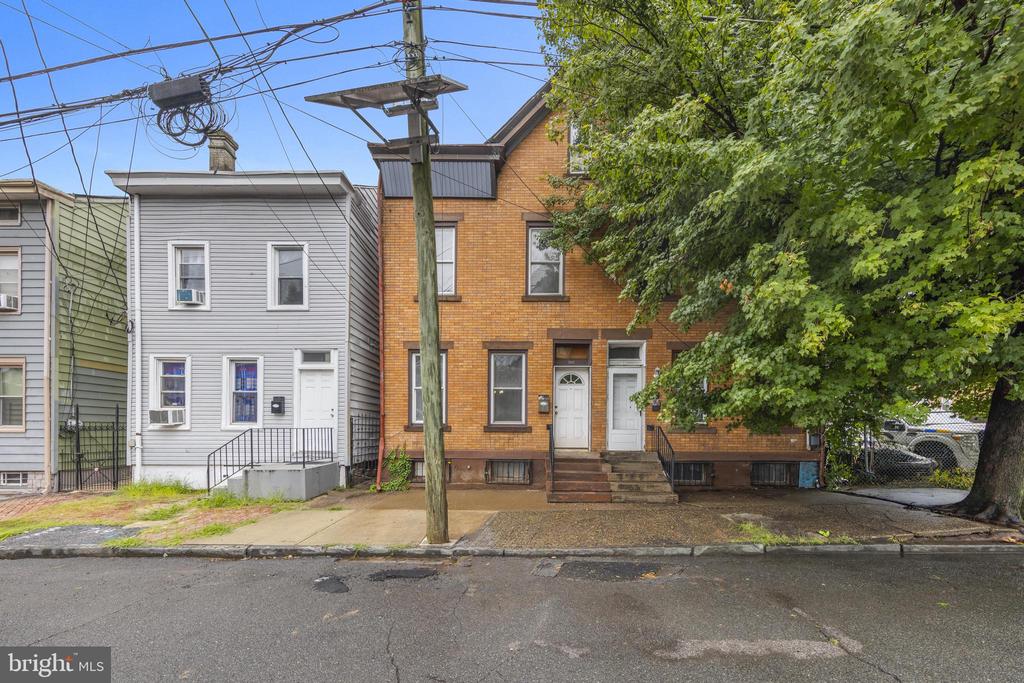 Residential in TRENTON 2