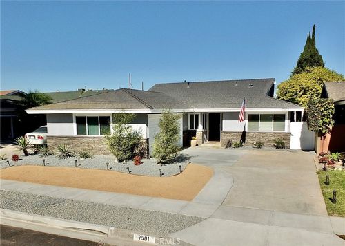 7901 E Ring St, Long Beach, CA, 90808-3153 | Card Image