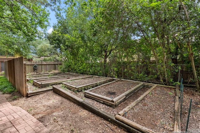 7835 Wild Eagle Rd, House other with 5 bedrooms, 3 bathrooms and null parking in San Antonio TX | Image 34