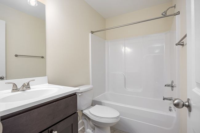 8222 Lenox Creekside Dr, Townhouse with 3 bedrooms, 4 bathrooms and 2 parking in Antioch TN | Image 25