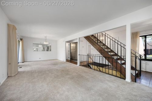 3082 Lindenwood Dr, Dearborn, MI, 48120-1312 | Card Image