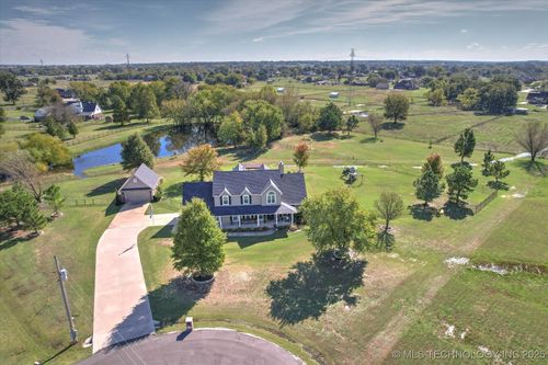 2406 E Fairfield Ct, Oologah, OK, 74053-4106 | Card Image
