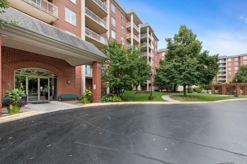 601-8300 Callie Ave, Morton Grove, IL, 60053-3724 | Card Image