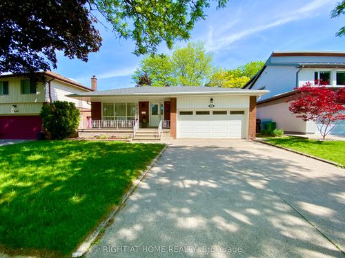 876 Hollowtree Cres, Mississauga, ON, L4Y2V2 | Card Image