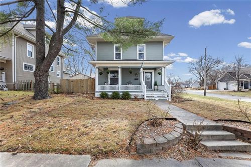 501 E Shawnee St, Paola, KS, 66071-2055 | Card Image