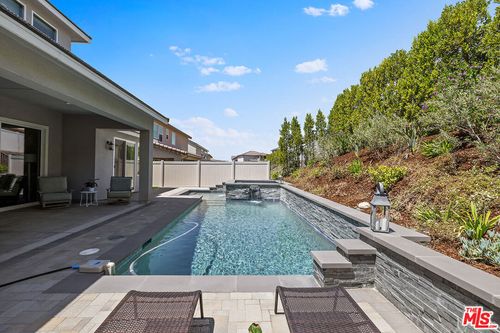18113 Tableau Way, Santa Clarita, CA, 91350-5898 | Card Image