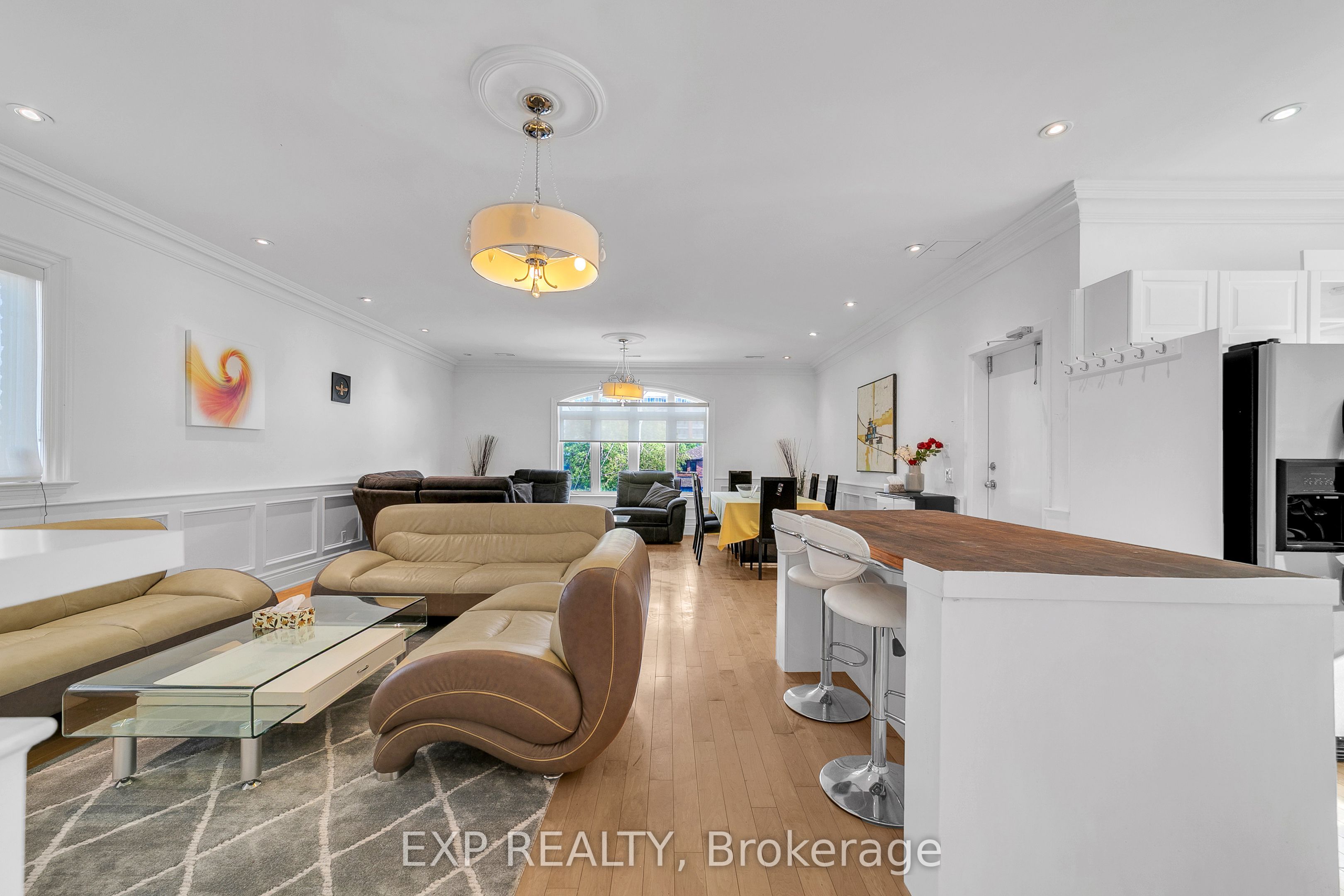 Residential Lease in Richmond Hill 2