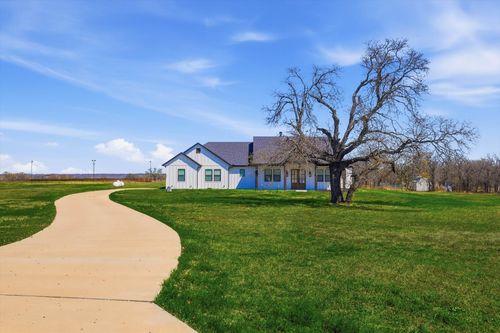 420 Zonaverde Ct, Poolville, TX, 76487-1561 | Card Image