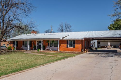 1109 Columbia Cir, Stamford, TX, 79553-4903 | Card Image