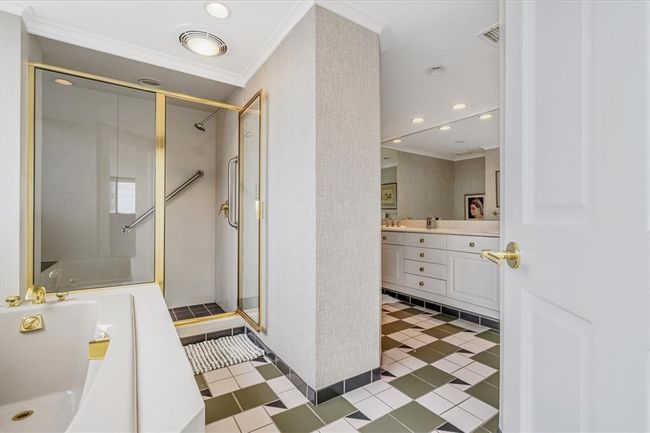 APT-780E - 1 Trimont Ln, Condo with 3 bedrooms, 3 bathrooms and 2 parking in Mt Washington PA | Image 35