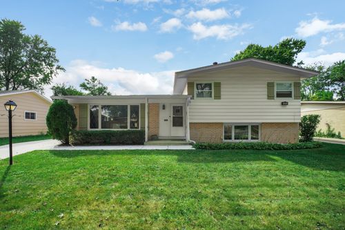 330 N Illinois Ave, Glenwood, IL, 60425-1014 | Card Image