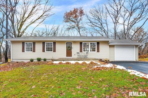 104 Hawthorne Ct, Dahinda, IL, 61428-9743 | Card Image