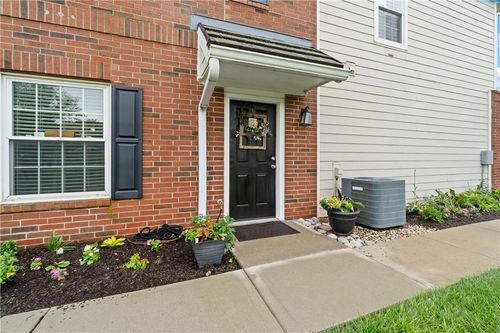 apt-b-11615 Tomahawk Creek Pkwy, Leawood, KS, 66211-2634 | Card Image