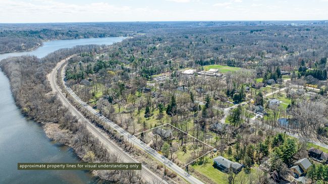 2277 W Huron River Dr, House other with 3 bedrooms, 2 bathrooms and null parking in Ann Arbor MI | Image 4