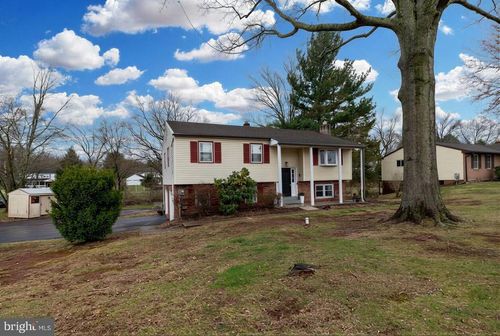 1227 Grandview Cir, POTTSTOWN, PA, 19465-7727 | Card Image