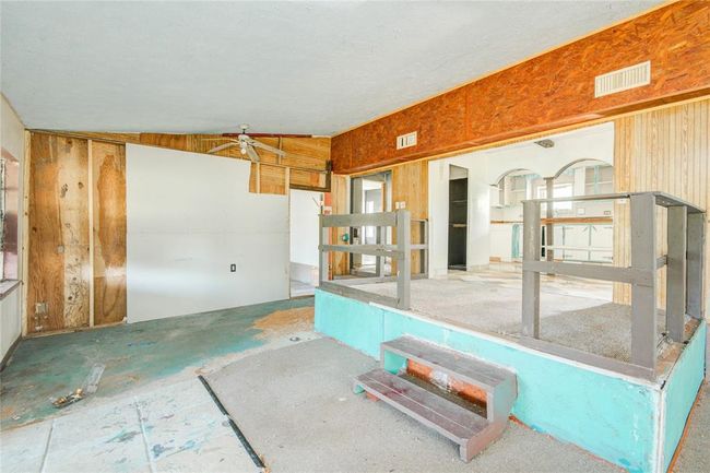 2726 Shady Creek Ln, House other with 3 bedrooms, 2 bathrooms and null parking in Oyster Creek TX | Image 14