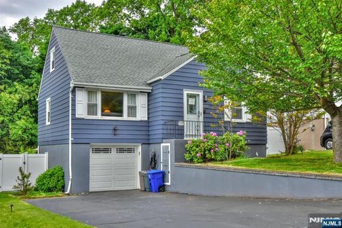 109 Brookview Dr, Woodland Park, NJ, 07424-2700 | Card Image