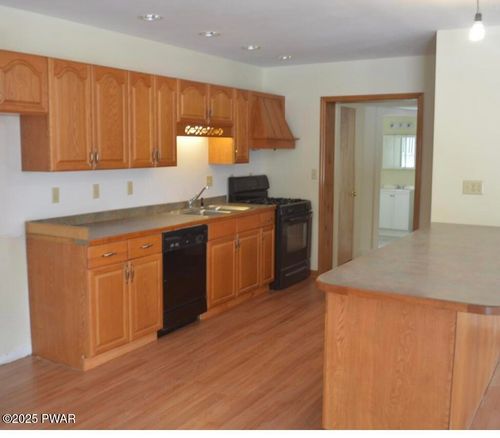 236 Vine St, Honesdale, PA, 18431-1637 | Card Image