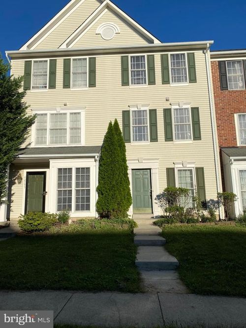 42793 Pilgrim Sq, CHANTILLY, VA, 20152-3924 | Card Image