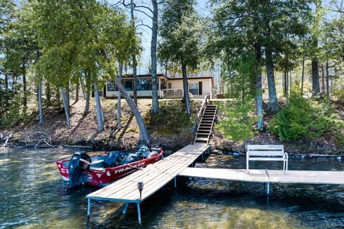 8790 Deadstream Rd, Honor, MI, 49640-9770 | Card Image