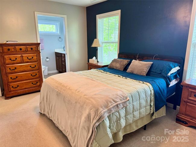 Primary bedroom and ensuite bath | Image 20