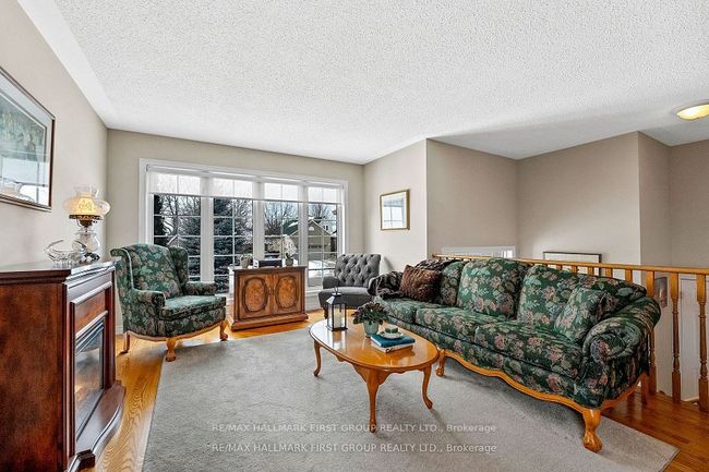 1047 Interlake Dr, House other with 5 bedrooms, 3 bathrooms and 4 parking in Oshawa ON | Image 10