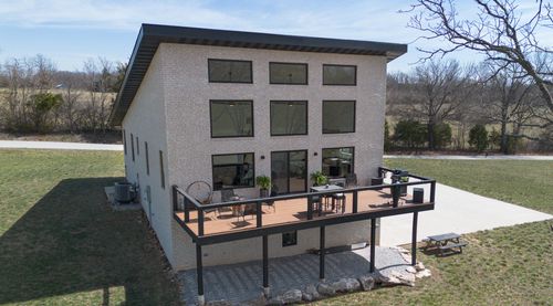 893 Jenkins Rd, Sparta, MO, 65753-9400 | Card Image