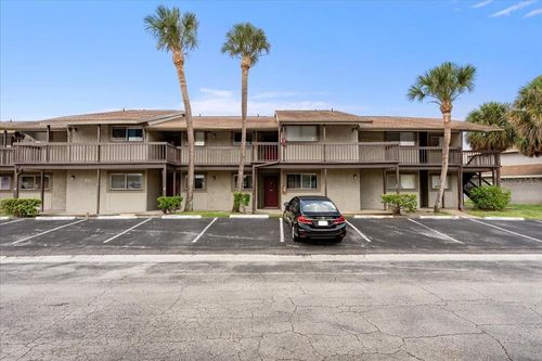 32b5-6332 Newtown Cir, Tampa, FL, 33615-3650 | Card Image