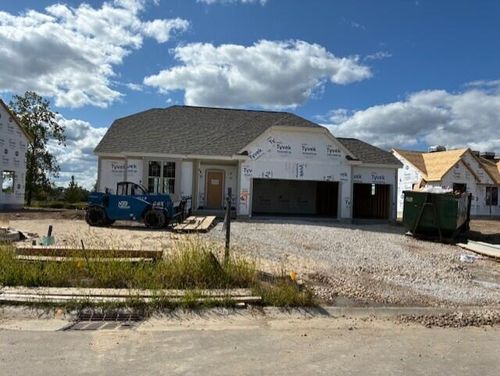 W251N2399 Valleyview Circle, Pewaukee, WI, 53072 | Card Image