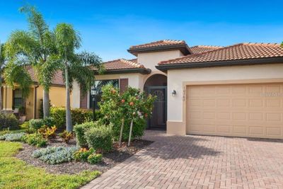 10202 Marbella Drive, House other with 3 bedrooms, 3 bathrooms and null parking in Bradenton FL | Image 3