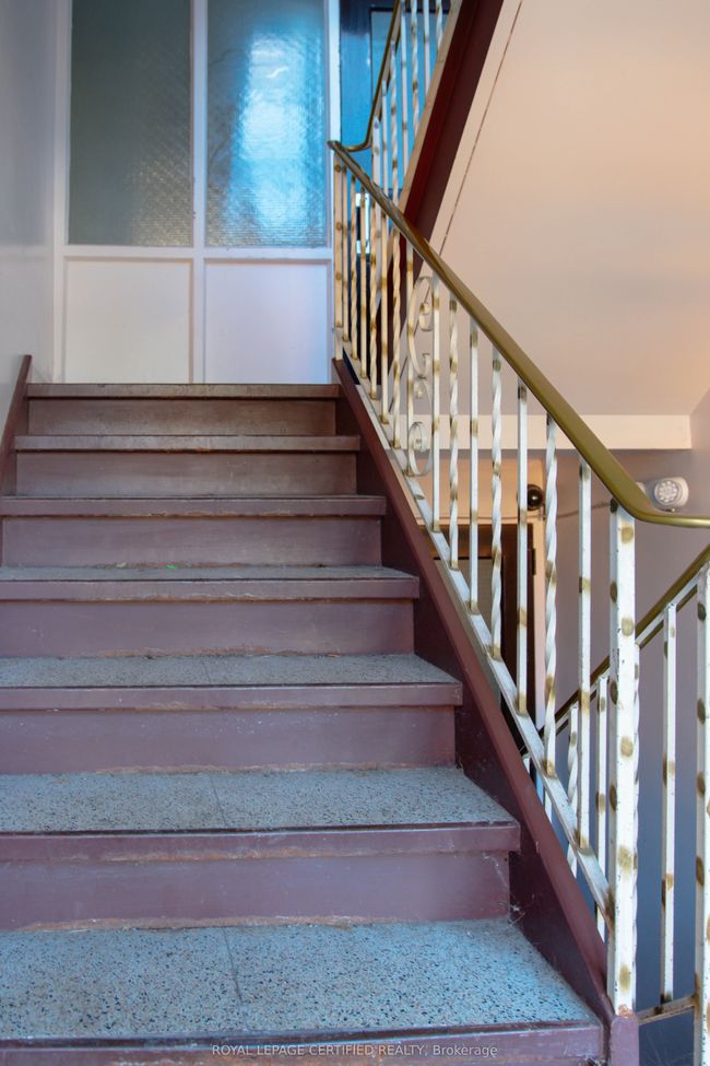 6810 Thorold Stone Rd, Home with 0 bedrooms, 0 bathrooms and null parking in Niagara Falls ON | Image 5