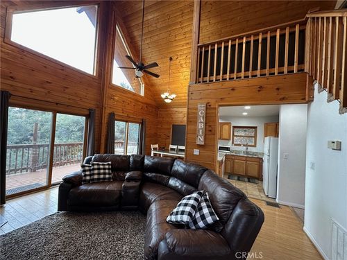 1811 Zermatt Dr, Pine Mountain Club, CA, 93222-4164 | Card Image