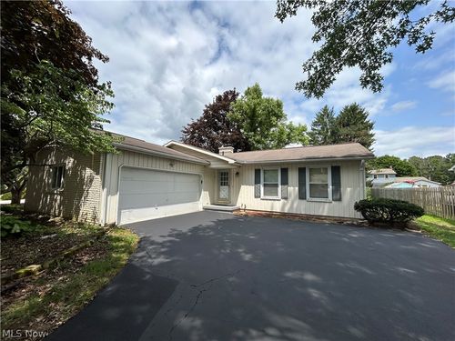 106 Stoney Creek Ct, Boardman, OH, 44512-6529 | Card Image