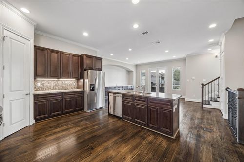 b-1105 E 27th St, Houston, TX, 77009-1103 | Card Image