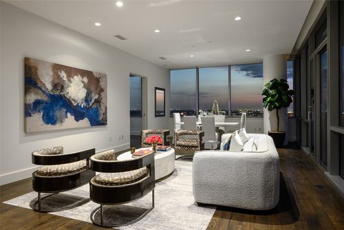 2007-2200 Victory Ave, Dallas, TX, 75219-7682 | Card Image