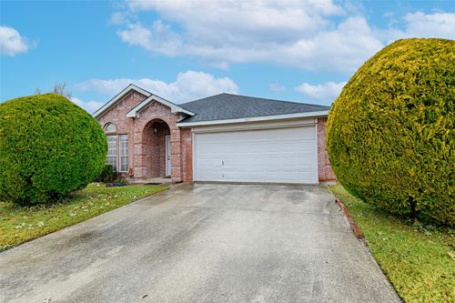 101 Fairbanks Dr, Garland, TX, 75043-8907 | Card Image